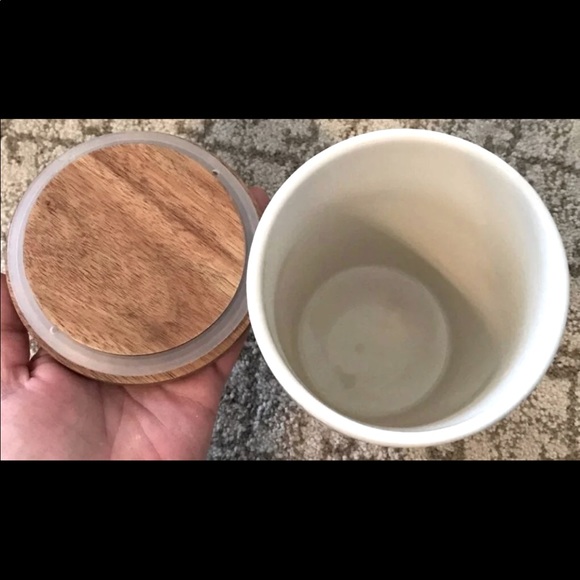 🆕 Rae Dunn Marble Flour Cellar with Wood Topper - Picture 3 of 3